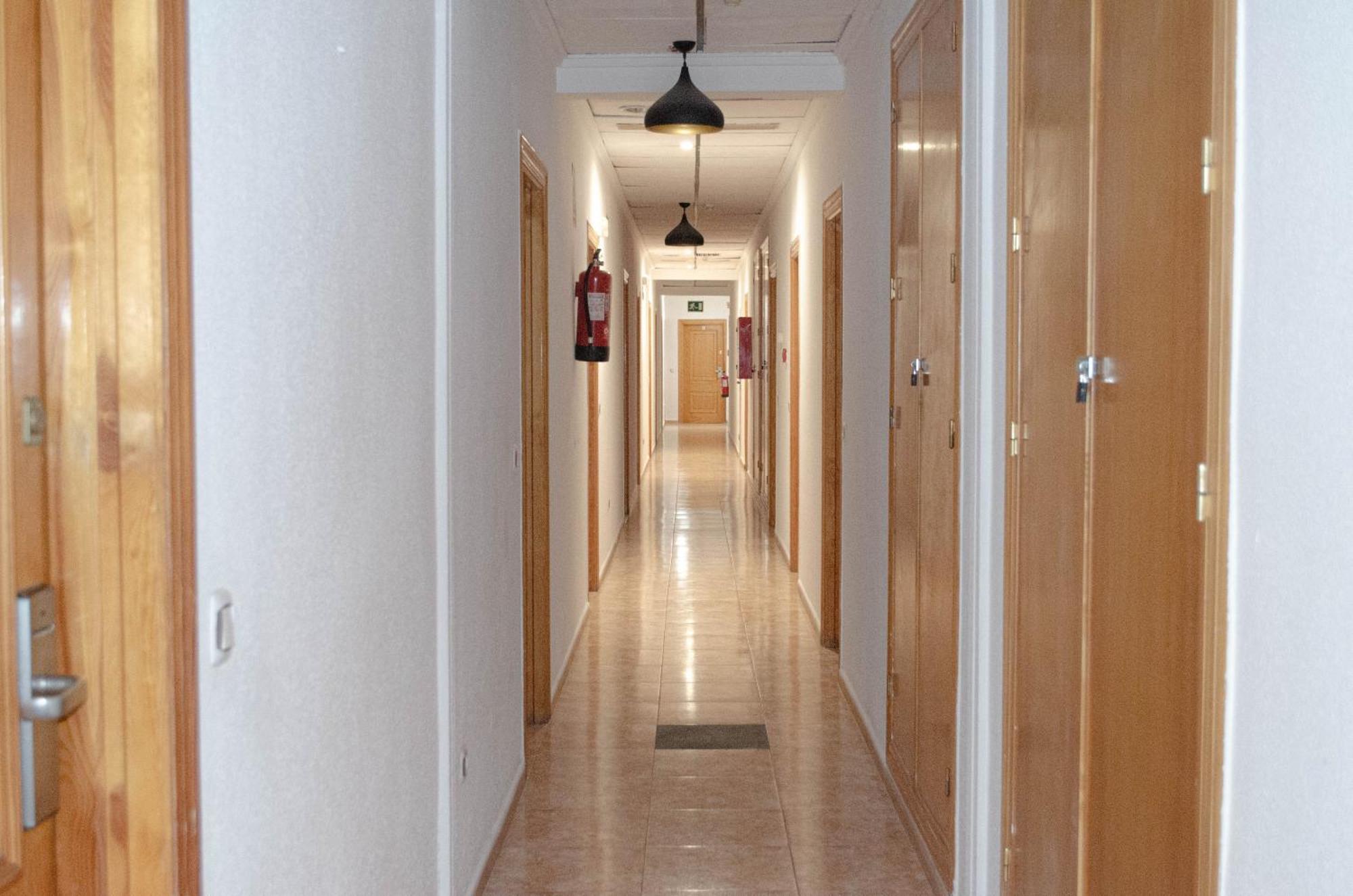 Hostal Gran Via Levante Торрев'єха Екстер'єр фото