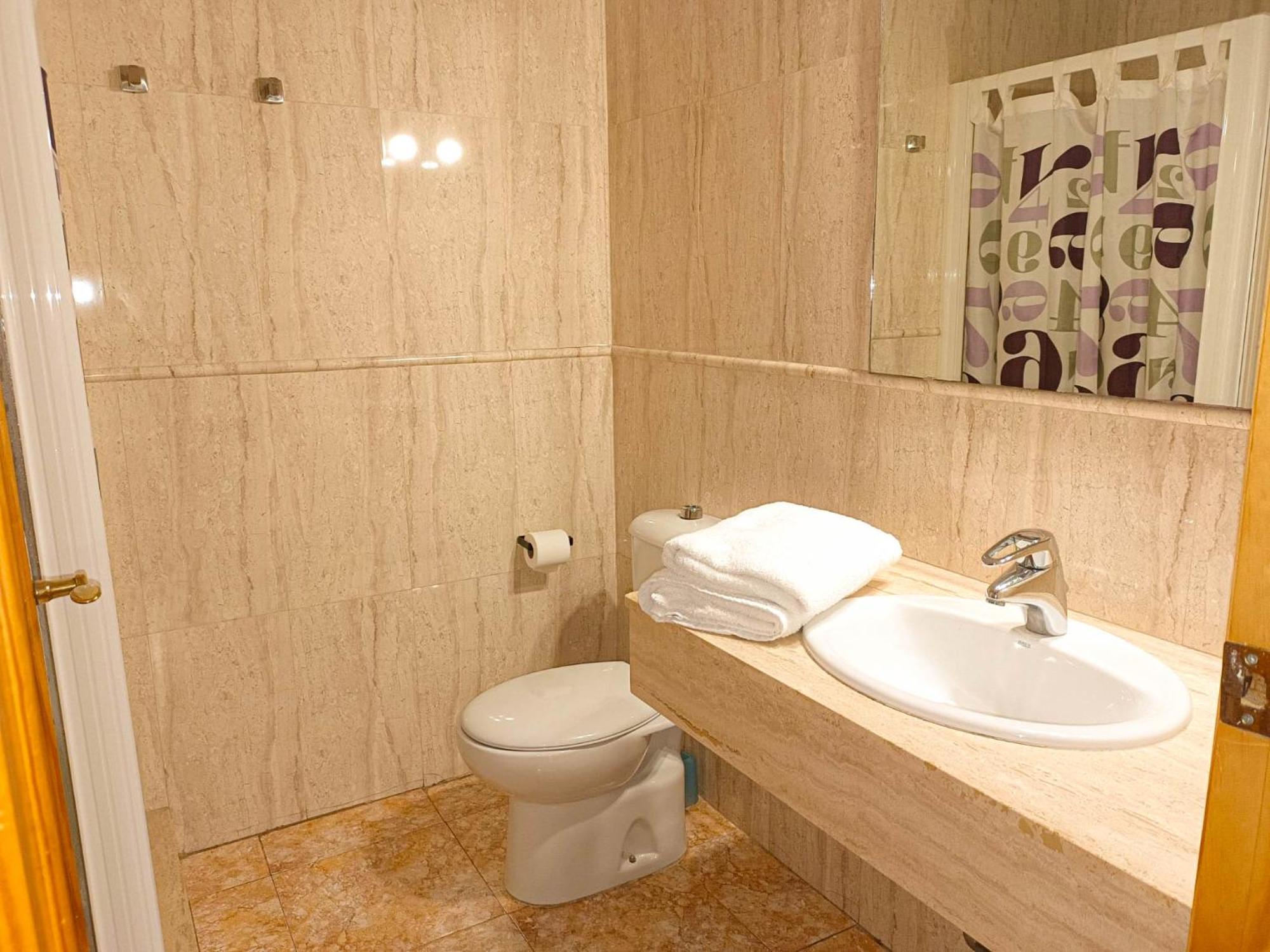 Hostal Gran Via Levante Торрев'єха Екстер'єр фото