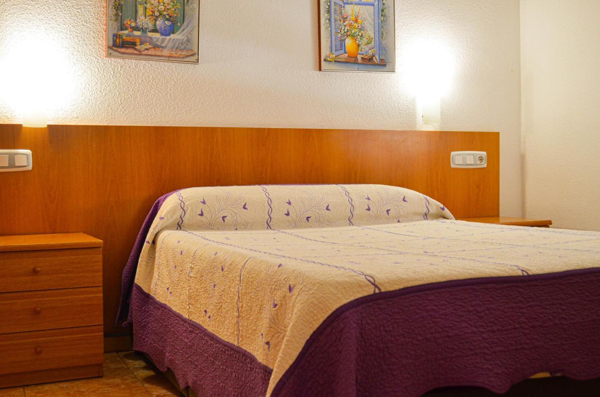 Hostal Gran Via Levante Торрев'єха Екстер'єр фото